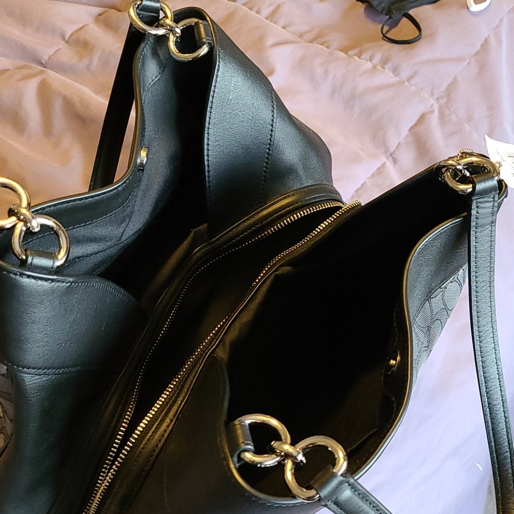 Coach purse - Picture 2 of 6
